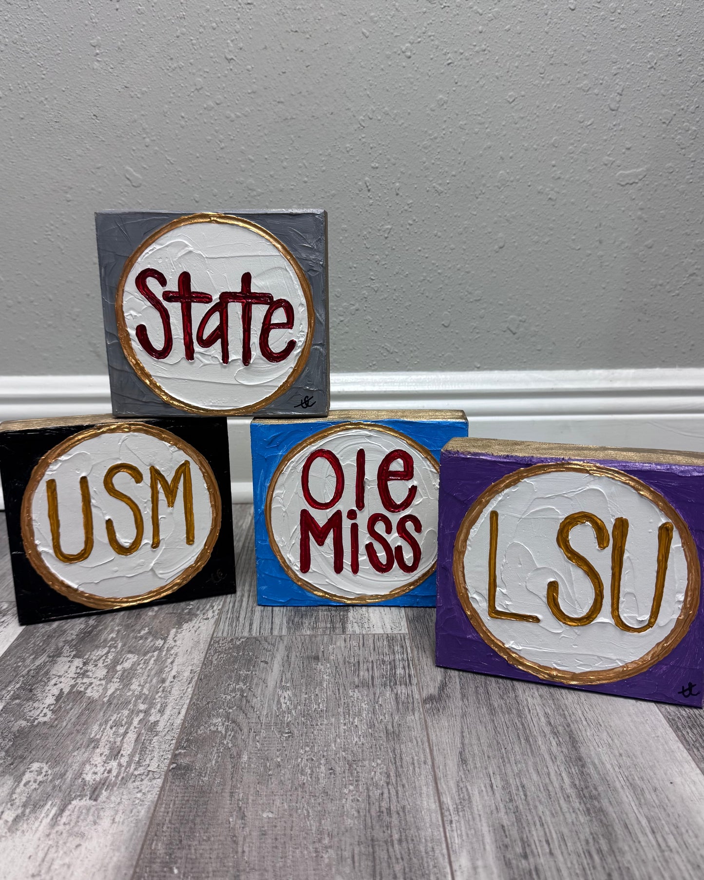 College Wood Medallion Block